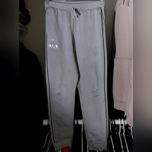 Sleep-ware. Light Gray Under Armour.